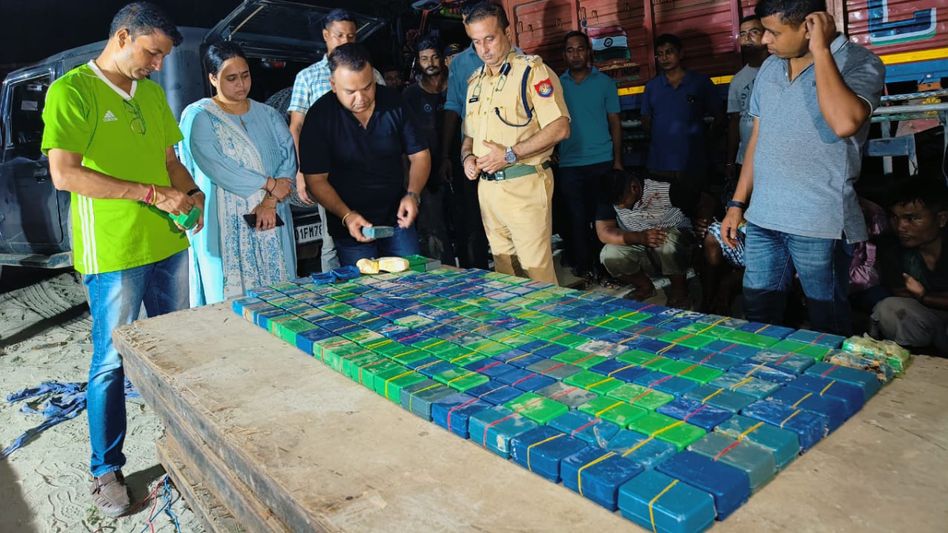 Assam: Three from Manipur arrested in Guwahati with drugs valued at Rs 18 crore Assam: Three from Manipur arrested in Guwahati with drugs valued at Rs 18 crore