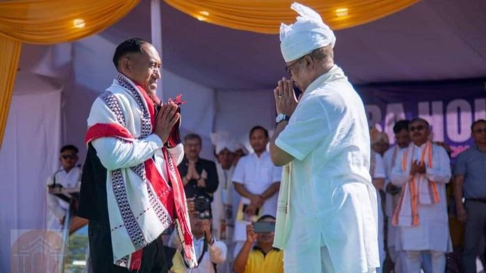 Manipur Chief Minister N Biren Singh today sent out a message emphasising on the bond between the people of the hills and the valley in the state