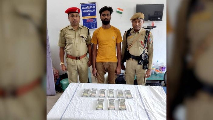 Fake currency notes over 3 lakh rupees have been seized during a raid in a train at Assam's Bongaigaon.