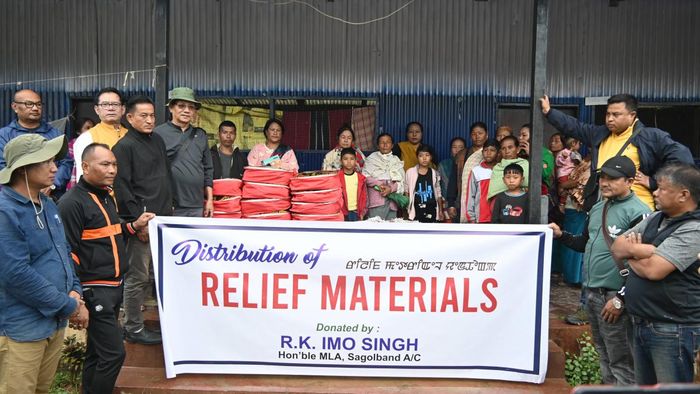 Sagolband MLA RK Imo Singh today donated about 200 blankets to inmates of relief camps in his constituency.