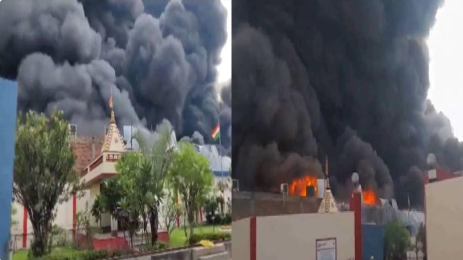 West Bengal: Major fire breaks out at Sankrail Industrial Park, 11 fire tenders at spot West Bengal: Major fire breaks out at Sankrail Industrial Park, 11 fire tenders at spot