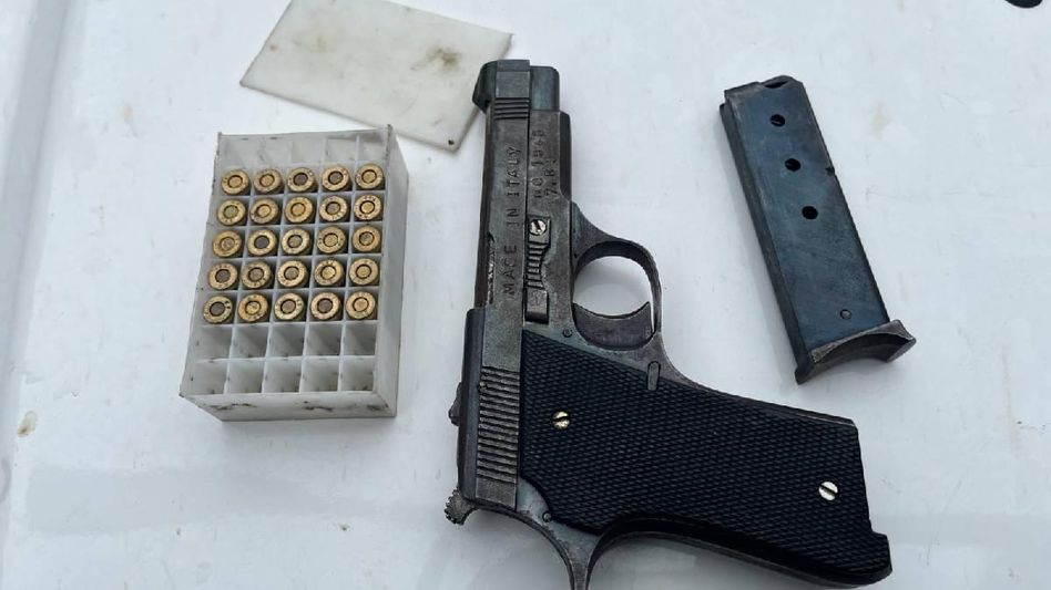 Manipur: 1 pistol, 25 ammunition recovered in Churachandpur district, 2 arrested Manipur: 1 pistol, 25 ammunition recovered in Churachandpur district, 2 arrested