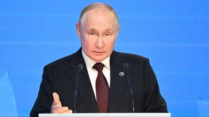 The Kremlin today dismissed rumors regarding President Vladimir Putin's well-being, affirming that he was fit and well.