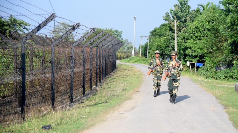 Assam: BSF strengthens patrol along Indo-Bangladesh border in South Salmara-Mankachar district Assam: BSF strengthens patrol along Indo-Bangladesh border in South Salmara-Mankachar district