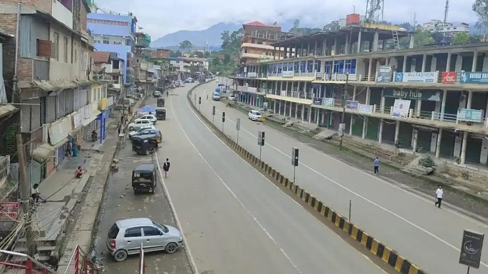 Manipur violence: Senapati District Students' Association imposes economic blockade along NH-2 Manipur violence: Senapati District Students' Association imposes economic blockade along NH-2