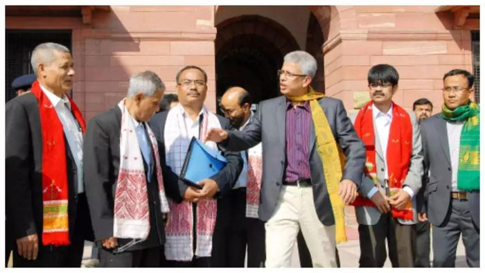 Arabinda Rajkhowa to quit as chairman of ULFA pro-talk faction, Sasha Choudhury to join political party