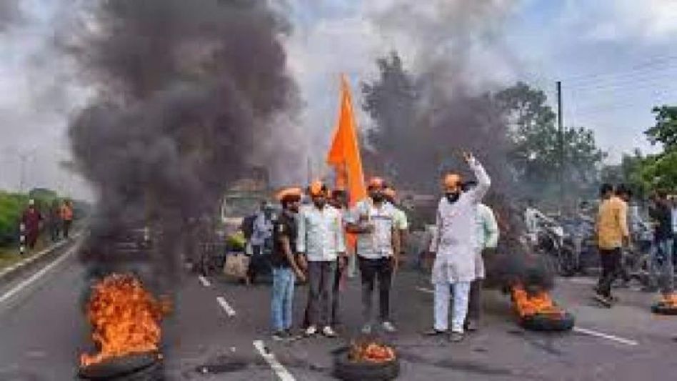 Mumbai-Bengaluru highway blocked, trains halted in Solapur as Maratha quota stir intensifies Mumbai-Bengaluru highway blocked, trains halted in Solapur as Maratha quota stir intensifies
