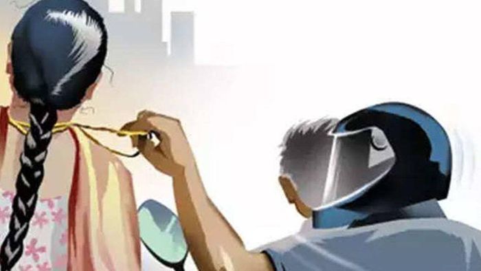 Two incidents of chain snatching involving the use of arms have been reported from different parts of Guwahati.