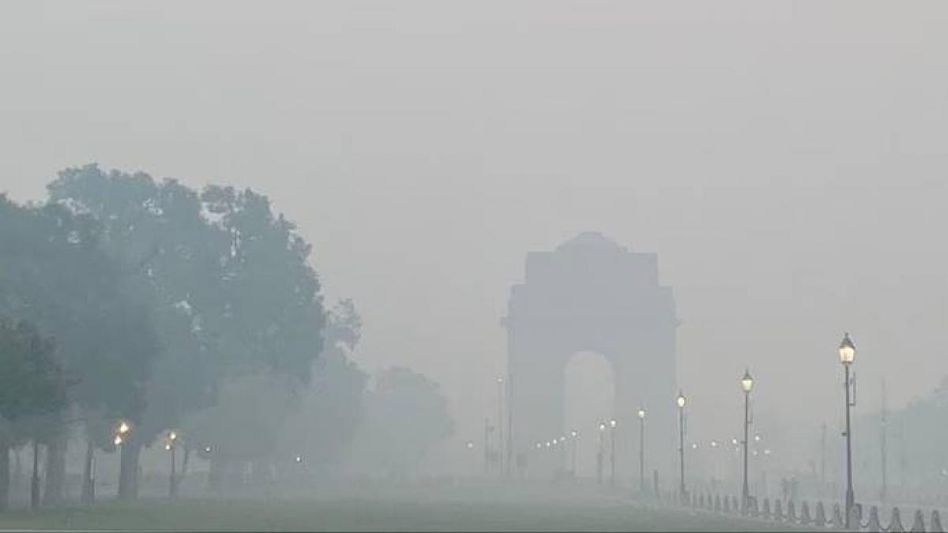 Delhi air toxic again after people celebrate with firecrackers Delhi air toxic again after people celebrate with firecrackers