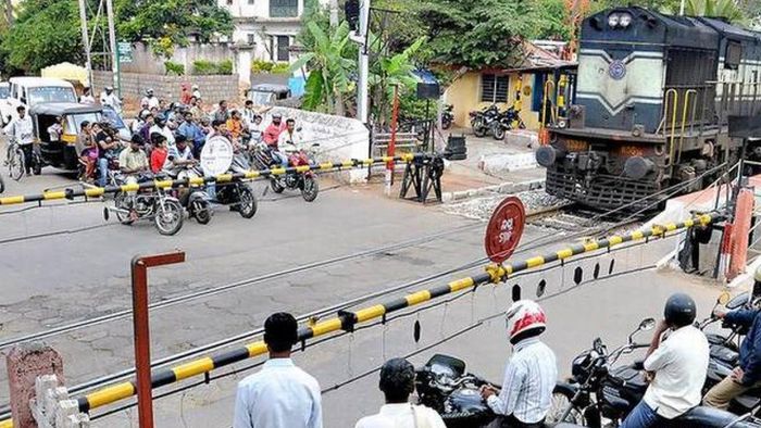The Northeast Frontier Railway (NFR) is looking towards the possibility of eliminating manned level crossings (LCs) in the city of Guwahati.