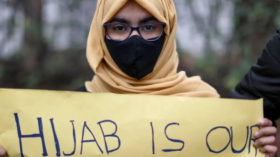 Karnataka: No ban on 'Hijab', clarifies Minister after exam panel's dress code order Karnataka: No ban on 'Hijab', clarifies Minister after exam panel's dress code order