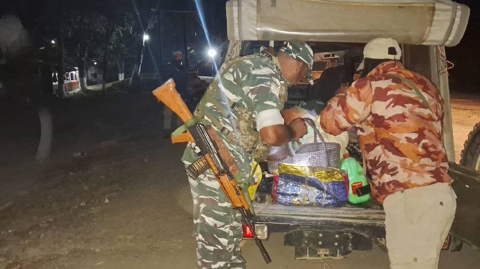 Manipur: 134 checkpoints installed, 1220 persons detained in connection with violations in different districts Manipur: 134 checkpoints installed, 1220 persons detained in connection with violations in different districts