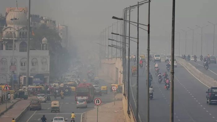 Delhi's air quality has worsened to 'severe' category