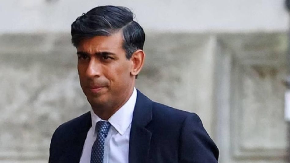 UK PM Rishi Sunak faces first no-confidence letter after firing interior minister Suella Braverman UK PM Rishi Sunak faces first no-confidence letter after firing interior minister Suella Braverman