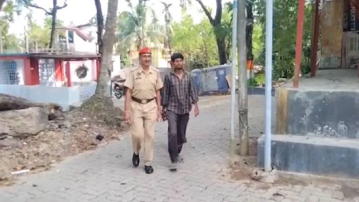 Bangladeshi national held in Karimganj