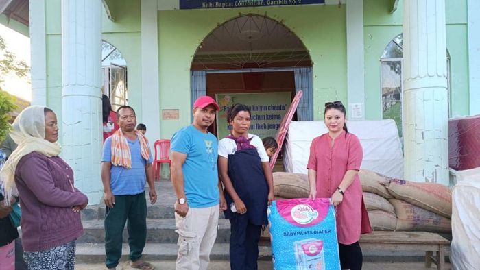 Saikul MLA Kimneo Haokip Hangshing embarked on providing winter requirements to the Internally Displaced Persons (IDPs) taking shelter in relief camps.