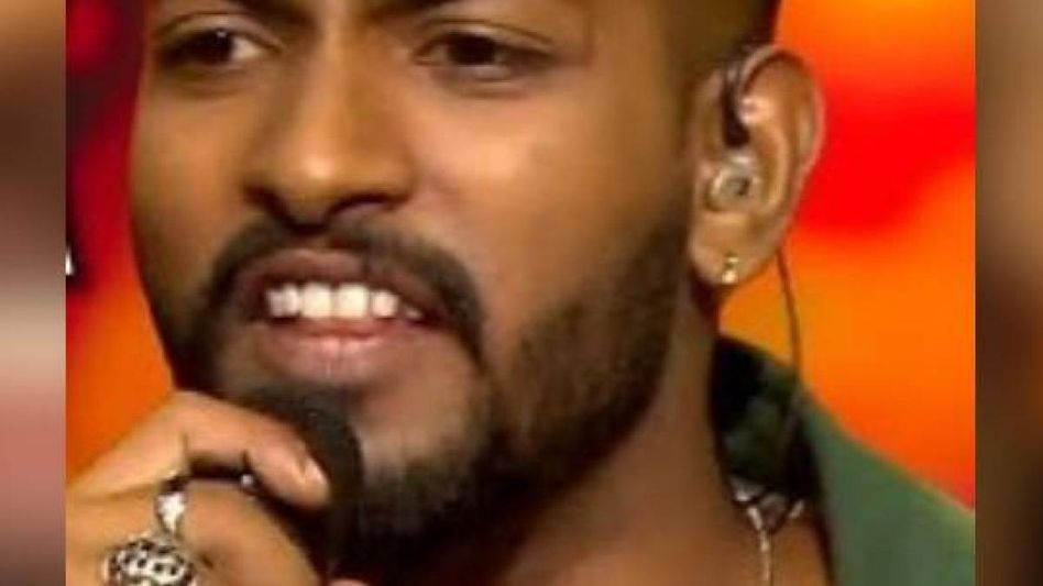 Young Rapper Vish Overcomes Stammering to Leave Judges and Audience Awestruck on MTV Hustle 3.0 Young Rapper Vish Overcomes Stammering to Leave Judges and Audience Awestruck on MTV Hustle 3.0