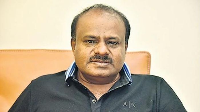 FIR filed against former CM Kumaraswamy for connecting Diwali lights to electricity pole
