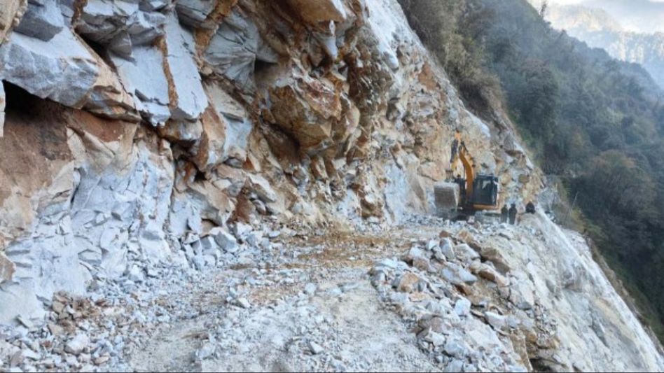 Sikkim: BRO restores vital road connectivity between Lachen-Munsithang after two months Sikkim: BRO restores vital road connectivity between Lachen-Munsithang after two months