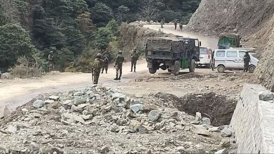 Jammu and Kashmir: Mobile internet services snapped in Poonch and Rajouri Jammu and Kashmir: Mobile internet services snapped in Poonch and Rajouri