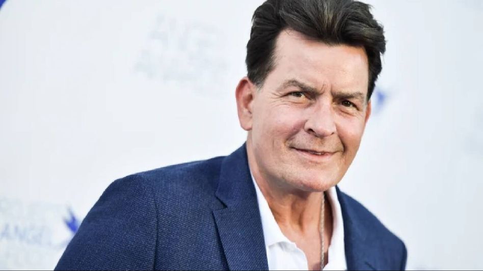 Actor Charlie Sheen attacked by neighbour in his Malibu home, attacker detained Actor Charlie Sheen attacked by neighbour in his Malibu home, attacker detained
