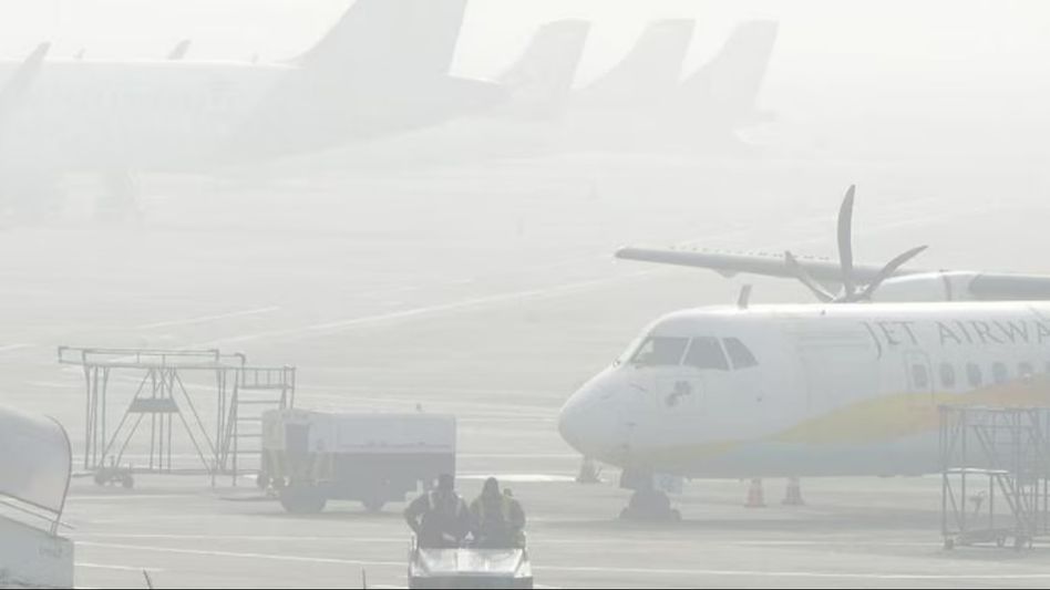 Fog hits flight operations at Delhi airport, visibility down to zero on Christmas Eve Fog hits flight operations at Delhi airport, visibility down to zero on Christmas Eve