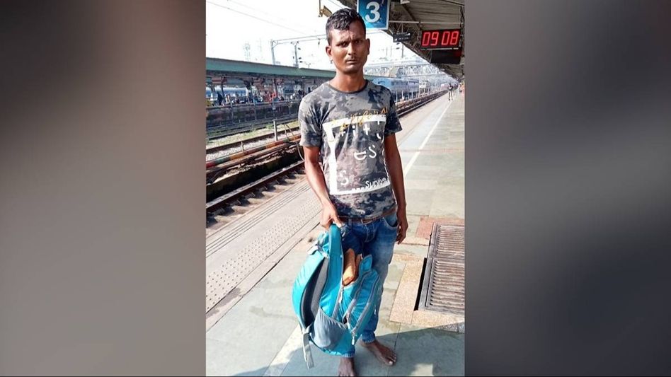Assam: 6 kg cache of cannabis seized at Guwahati railway station, one arrested Assam: 6 kg cache of cannabis seized at Guwahati railway station, one arrested