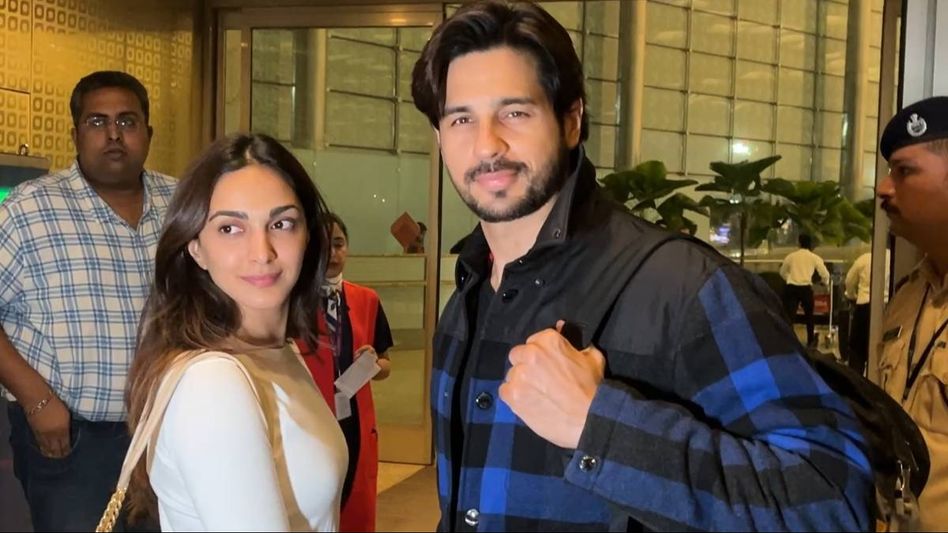 Sidharth Malhotra and Kiara Advani spotted at Mumbai airport for new year celebrations Sidharth Malhotra and Kiara Advani spotted at Mumbai airport for new year celebrations