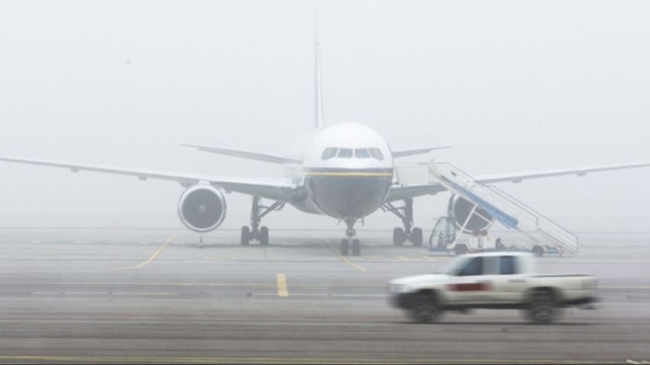 Dense fog disrupts flights and trains in Delhi, 110 flights including international delayed Dense fog disrupts flights and trains in Delhi, 110 flights including international delayed