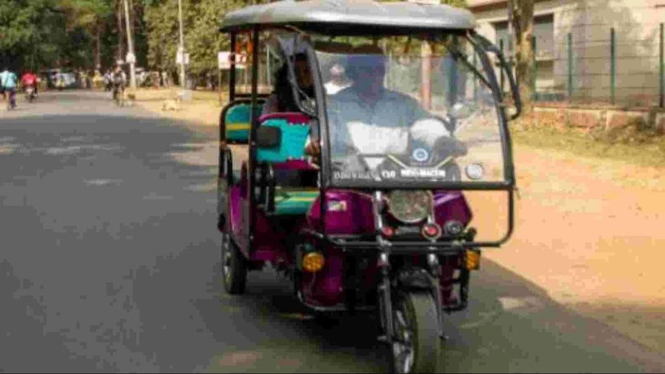 Assam: Morigaon district administration imposes strict regulations on E-rickshaws/dumpers for road safety Assam: Morigaon district administration imposes strict regulations on E-rickshaws/dumpers for road safety
