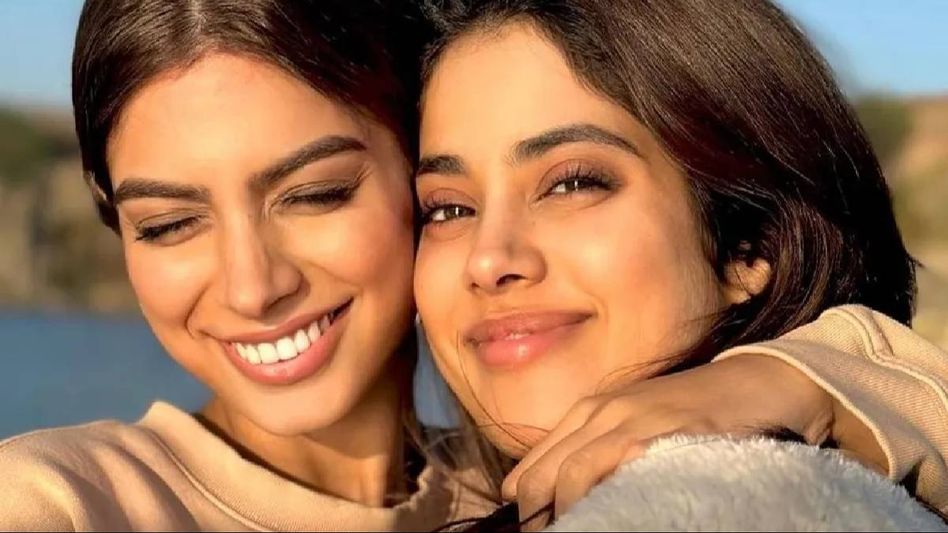 जान्हवी आणि खुशी कपूर