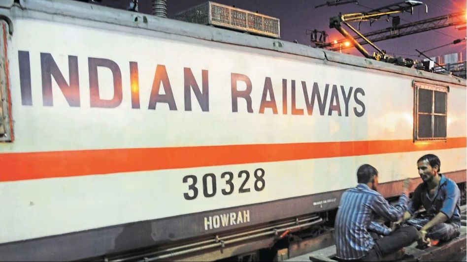 26 trains running late in Delhi area due to fog: Indian Railways 26 trains running late in Delhi area due to fog: Indian Railways