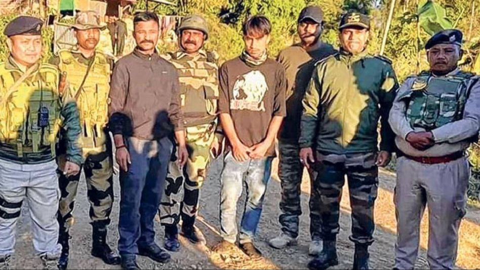 Manipur: Meitei youth safely escorted back home by security forces with the help of Kuki elders, youths Manipur: Meitei youth safely escorted back home by security forces with the help of Kuki elders, youths