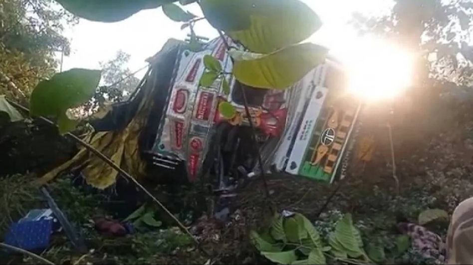 Assam: Krishak Mukti Sangram Samiti alleges illegally run coal-laden truck responsible for Dergaon bus accident Assam: Krishak Mukti Sangram Samiti alleges illegally run coal-laden truck responsible for Dergaon bus accident