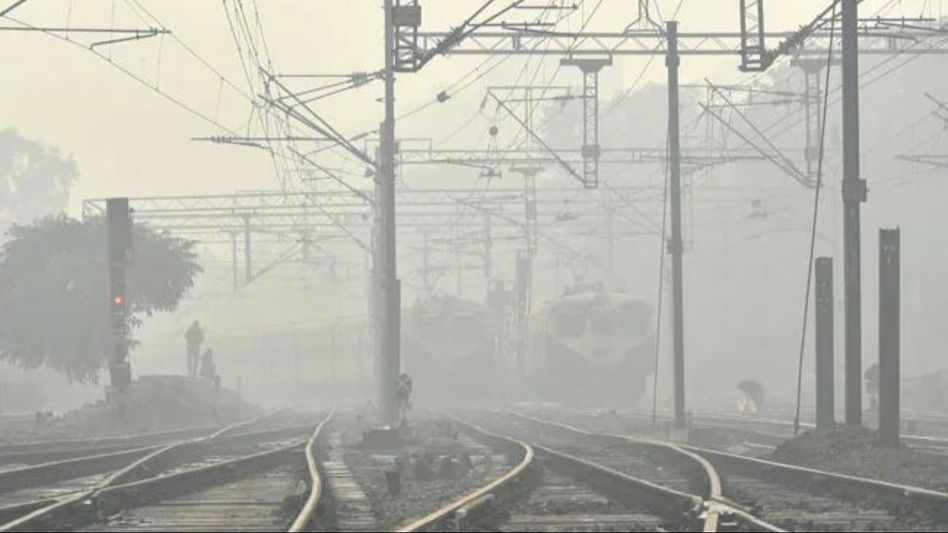 30 trains to Delhi delayed as fog engulfs capital again 30 trains to Delhi delayed as fog engulfs capital again