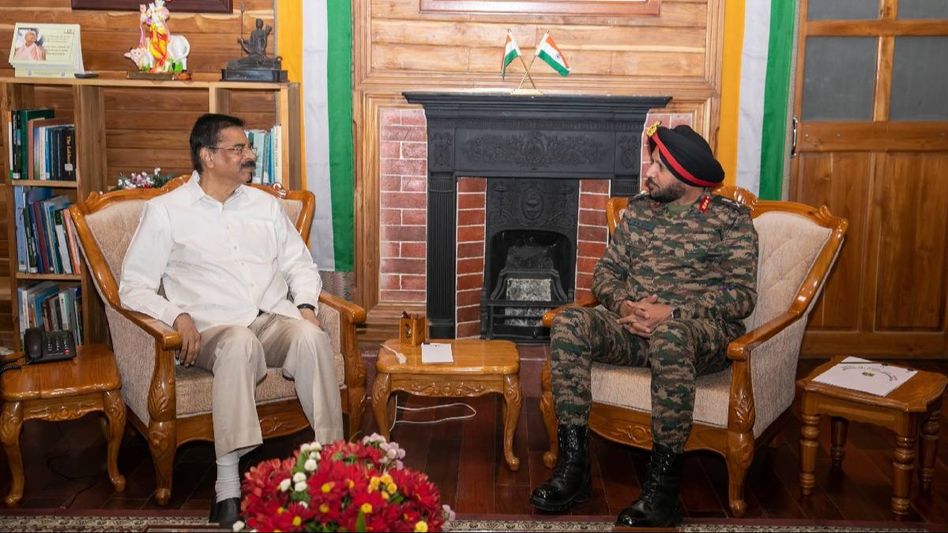 Lt Gen HS Sahi visits Mizoram governor, briefs on current security scenario in northeast Lt Gen HS Sahi visits Mizoram governor, briefs on current security scenario in northeast