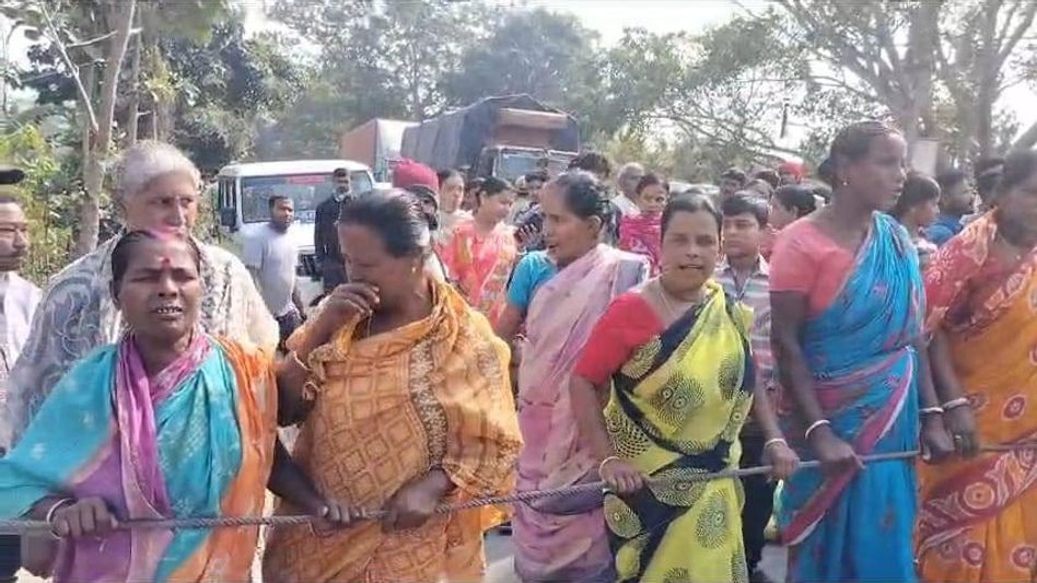 Tripura witnesses elephant attacks, locals in Teliamura block National Highway in protest Tripura witnesses elephant attacks, locals in Teliamura block National Highway in protest