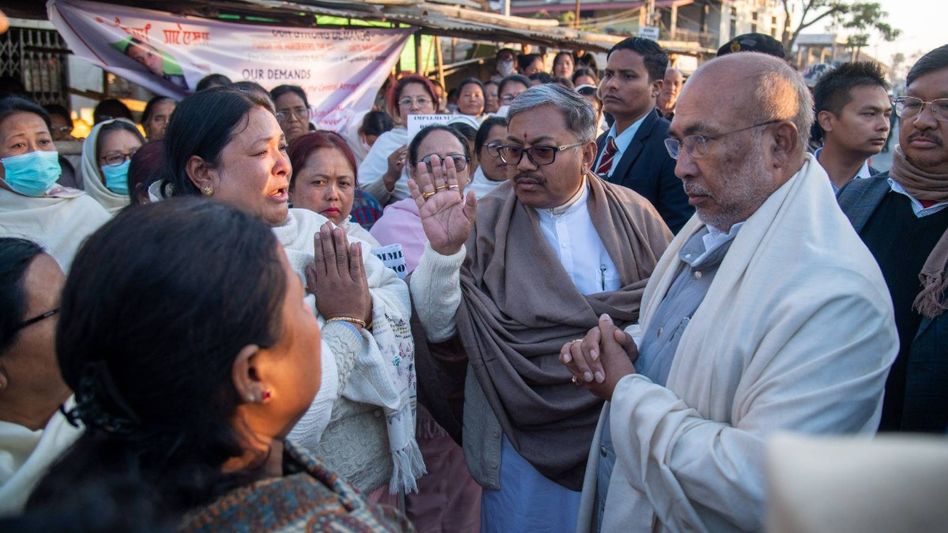 Manipur CM visits families of persons killed in recent firing in Bishnupur district Manipur CM visits families of persons killed in recent firing in Bishnupur district