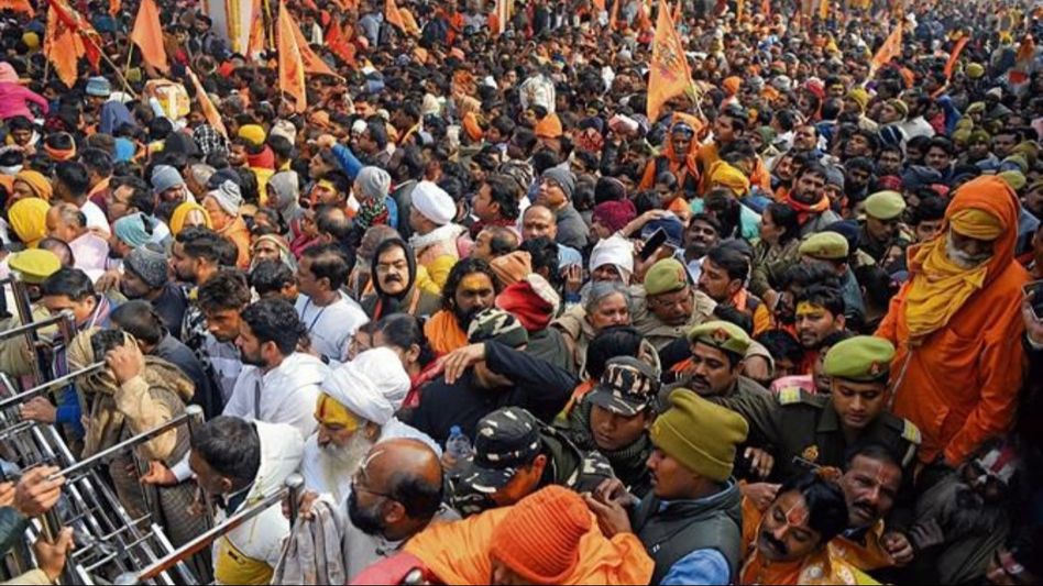 Five lakh devotees visit Ram temple on day one, security personnel struggle to control crowds Five lakh devotees visit Ram temple on day one, security personnel struggle to control crowds