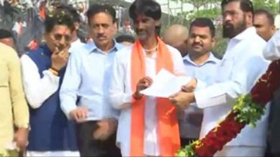 Maratha reservation activist Manoj Jarange Patil ends fast as Maharashtra government accepts all demands Maratha reservation activist Manoj Jarange Patil ends fast as Maharashtra government accepts all demands
