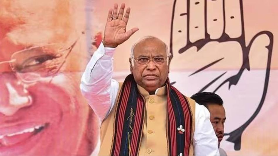 Bihar political crisis: Mallikarjun Kharge says 'Trying our best to unite everyone' Bihar political crisis: Mallikarjun Kharge says 'Trying our best to unite everyone'