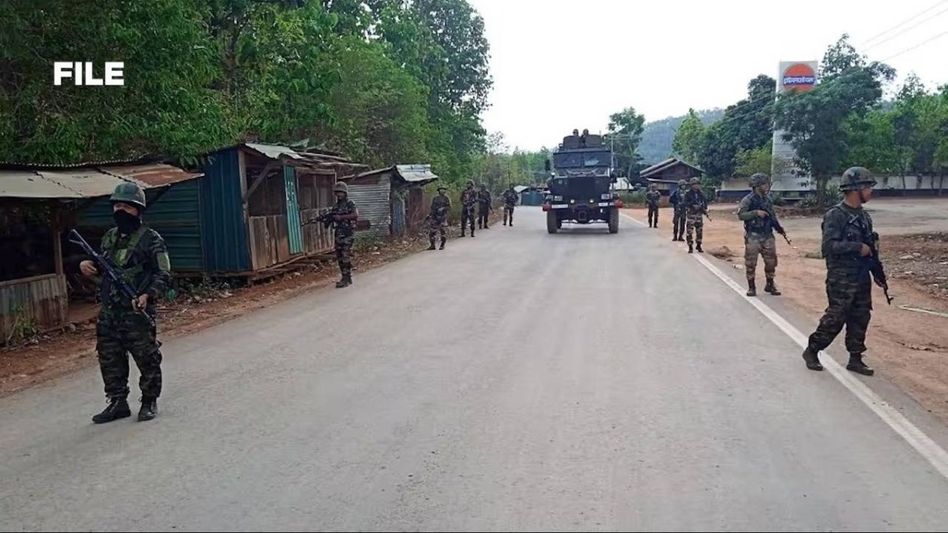 Manipur: Gunfire erupts at two locations between Imphal East and Kangpokpi Manipur: Gunfire erupts at two locations between Imphal East and Kangpokpi