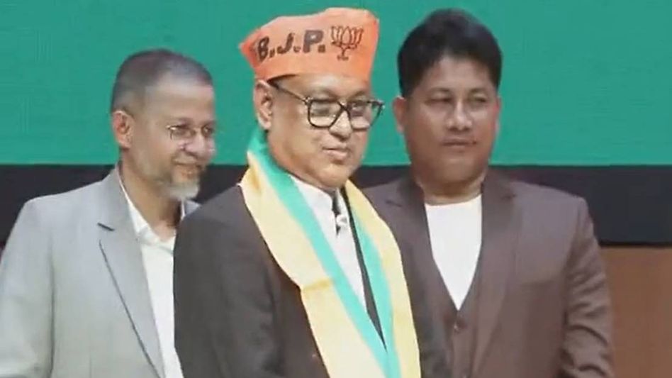 Assam: Ex-AASU president joins BJP, says party has given safeguard to people of state Assam: Ex-AASU president joins BJP, says party has given safeguard to people of state