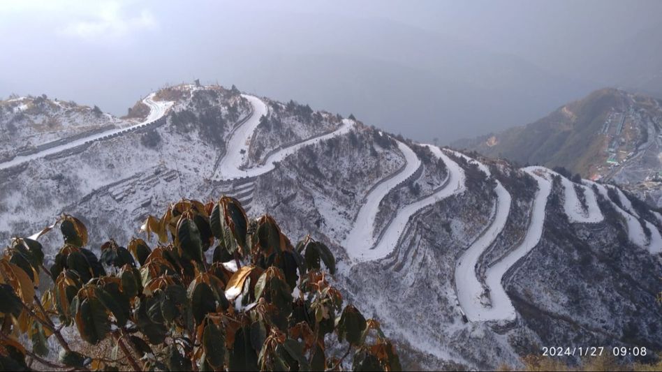 Sikkim's Dzuluk valley transforms into winter wonderland after fresh spell of snowfall Sikkim's Dzuluk valley transforms into winter wonderland after fresh spell of snowfall