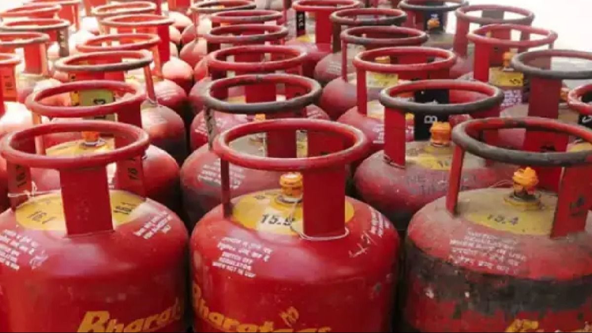 Price of commercial LPG cylinder hiked by Rs 14 on Budget day  Price of commercial LPG cylinder hiked by Rs 14 on Budget day