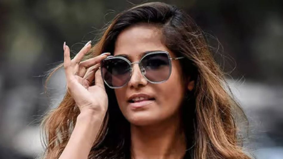 Model-actor Poonam Pandey passes away at 32 Model-actor Poonam Pandey passes away at 32
