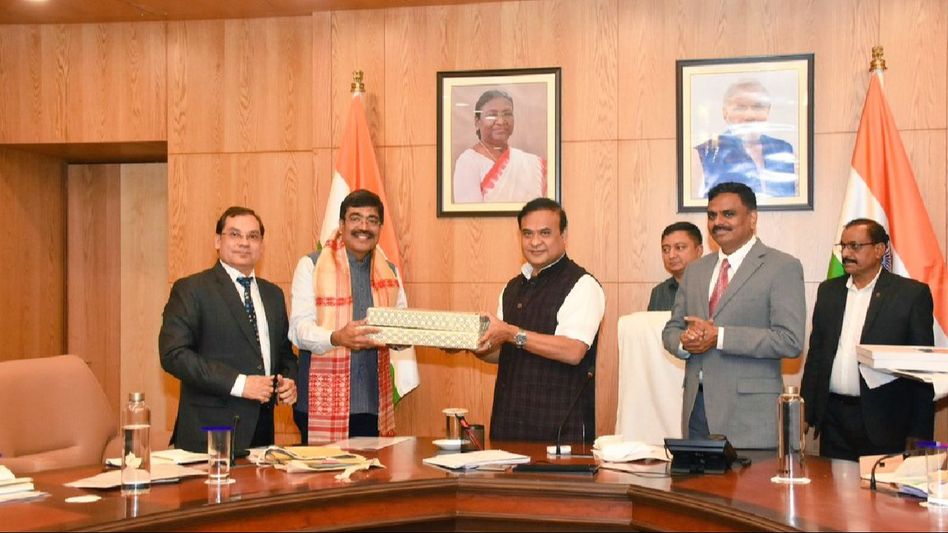 Senior IAS officer Samir Sinha begins new journey after serving as Assam's Additional Chief Secretary Senior IAS officer Samir Sinha begins new journey after serving as Assam's Additional Chief Secretary