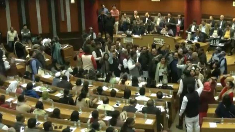Delhi: Ruckus erupts during special meet of MCD Delhi: Ruckus erupts during special meet of MCD