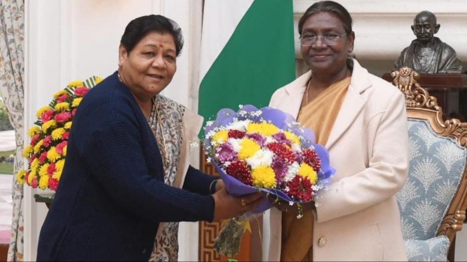 Manipur Governor briefs President Murmu about prevailing situation Manipur Governor briefs President Murmu about prevailing situation