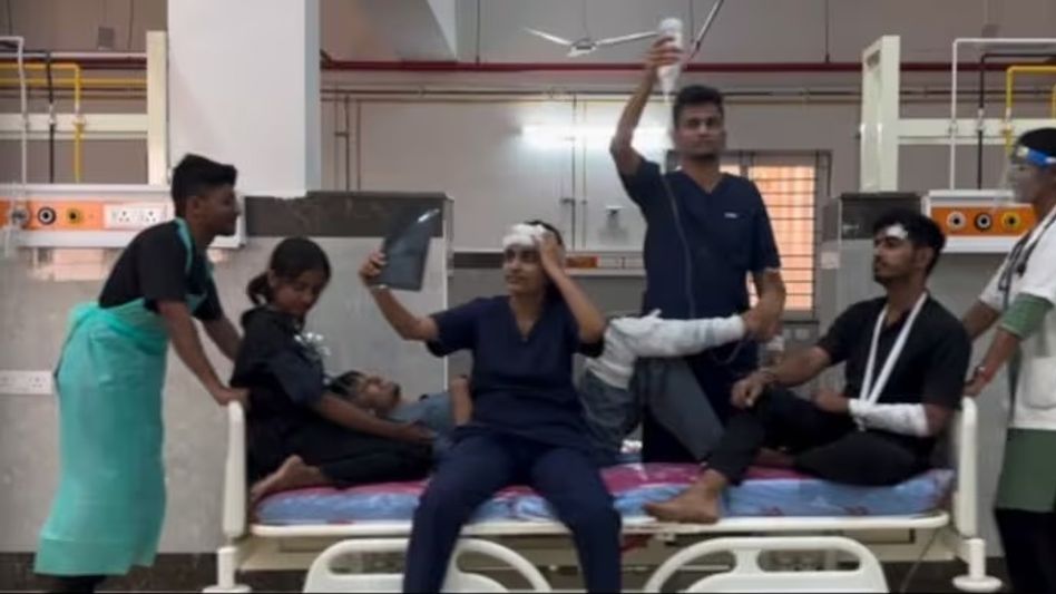 Karnataka: 38 medical students penalised for recording reels on hospital premises Karnataka: 38 medical students penalised for recording reels on hospital premises